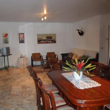 Holiday Barrio Gardado Σπίτι διακοπών *